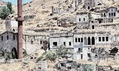 Kayseri'de 15 yıl önce boşaltıldı! Definecilerin yeni adresi oldu