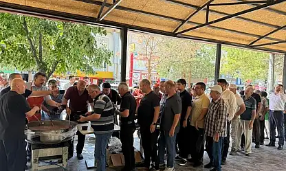 Kayserili esnaf dağıttı! Kuyruk oldu, kısa sürede tükendi