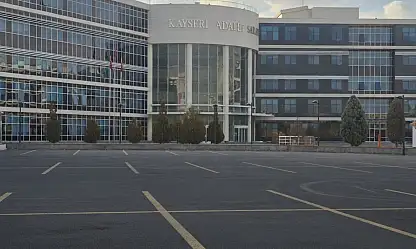 Sarhoştu, yanlış kişiyi bıçakladı!