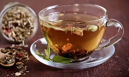 10 dakikada mideyi sakinleştiriyor! Bitki o çayının tarifi!