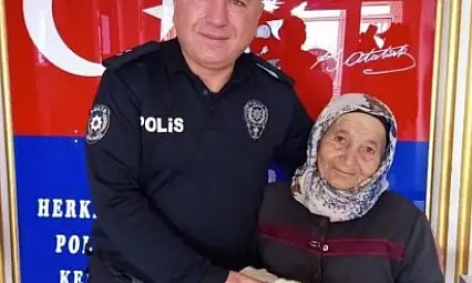 71 yaşındaki Hanım Teyzeden polislere yürek ısıtan hediye