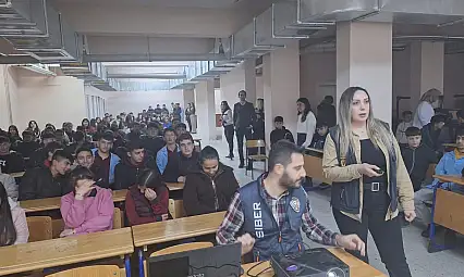 800 lise öğrencisine önemli eğitim