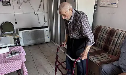 93 yaşındaki Niyazi Vural yardım bekliyor