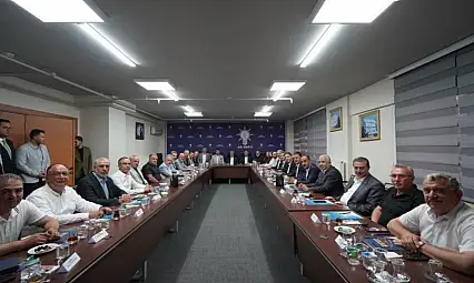 AK Parti Kayseri teşkilatı aynı masada buluştu!