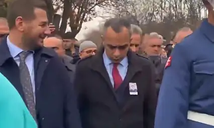 AK Partililer şehit cenazesinde tepki çeken görüntüyü nasıl savundu?