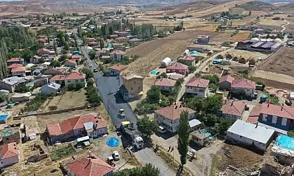Akkışla'da yol tehlikesi! Özer'den yetkililere acil çağrı