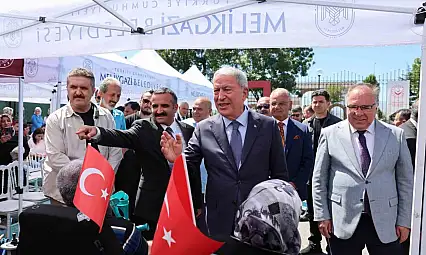 Kayseri'de anlamlı tören: 12 engelli bireye araç teslim edildi