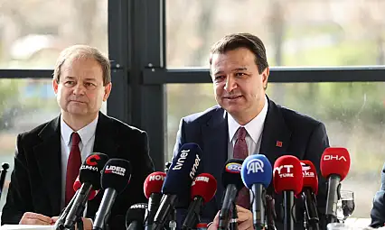 Arıkan'dan üçüncü bir yol vurgusu