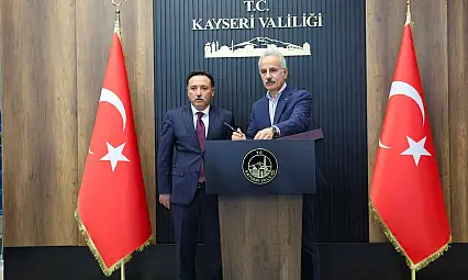 Bakan Uraloğlu Vali Çiçek'i ziyaret etti