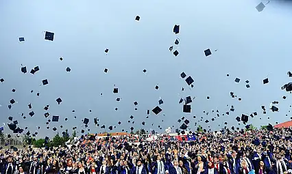 Başarılı öğrencilere 4 yıllık üniversite kısalıyor!