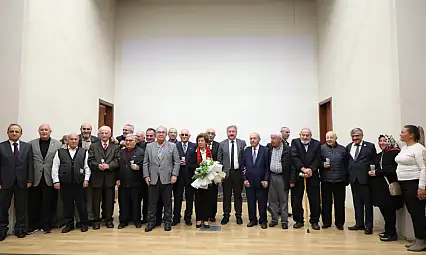 Başkan, 40 yıl sonra mezun olduğu Kayseri Lisesi'nde kariyer sırlarını anlattı