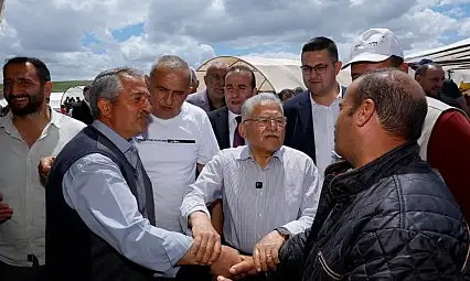 Başkan Büyükkılıç, bayramı Kayserililerle geçirdi