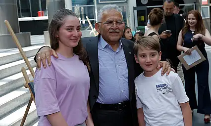 Başkan Büyükkılıç, minik sanatçılarla buluştu