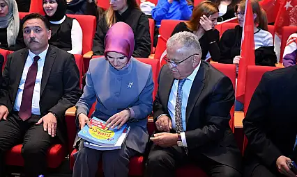 Başkan Büyükkılıç öğrencilere binlerce kaynak kitap dağıttı