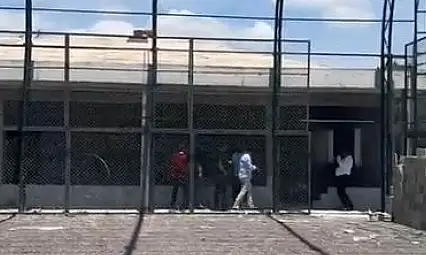 Başkan, halı sahada hakem olacak