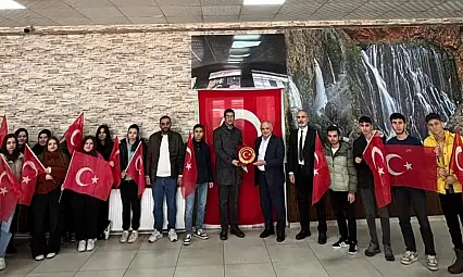 Başkan öğrencilerle öğle yemeğinde buluştu