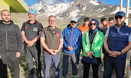 Başkan Özdoğan, Sütdonduran Kampında tırmanışçılar ile bir araya geldi