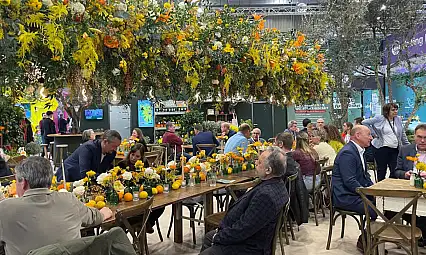 Başkan Yalçın Almanya'ya Çiçek Fuarı'na gitti