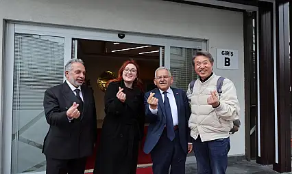 Başkanlar neden öyle yaptı? O hareketin anlamı ne?