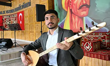 'Bizim oğlandan aşık olmaz' dediler, 10 yıldır Türkiye'yi diyar diyar geziyor