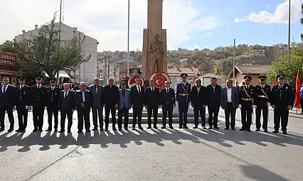 Bünyan'da çelenk sunma töreni yapıldı!