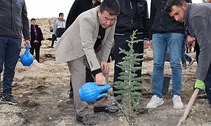 Bünyan'da fidanlar toprakla buluştu