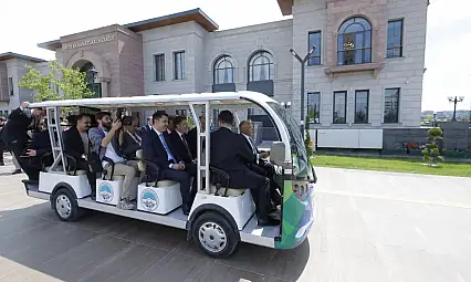 Büyükkılıç bakanlara şoförlük yaptı
