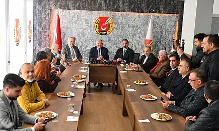 Büyükkılıç: Bizim sesimizsiniz, şehrimizin sesisiniz