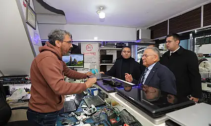 Büyükkılıç esnafla omuz omuza