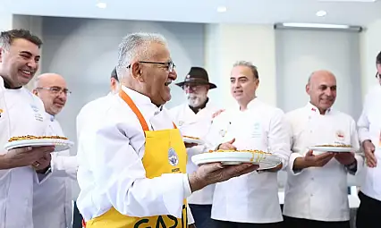 Büyükkılıç mutfağa girdi: Ünlü şeflerle bakın ne yaptı