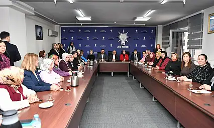 Büyükkılıç, teşkilat ve muhtarlarla bir araya geldi