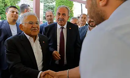 Büyükkılıç üç ilçede sahaya indi: Talepleri yerinde dinledi