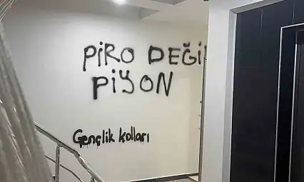 CHP il binası yazılar yazıldı: Piro değil Piyon