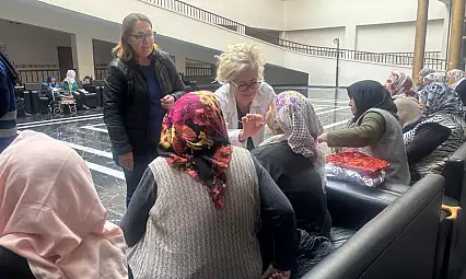 CHP'li kadınlardan anlamlı ziyaret