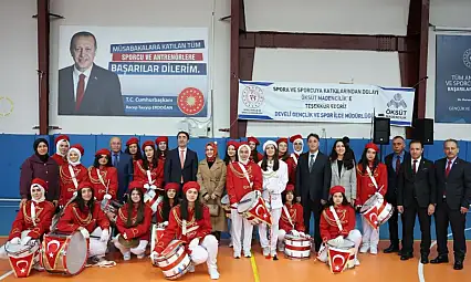 Cumhuriyet'in 103'üncü kuruluş yıl dönümü stadyumdaki gösterilerle kutlandı