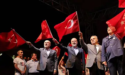 Çolakbayrakdar ile Kayserililer 15 Temmuz'da el ele