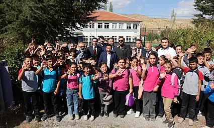Develi'de yoğun gün: Vali Çiçek öğrencilerden esnafa herkesle görüştü