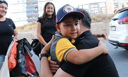 Emniyet Müdürü Aydın'dan en duygusal eve bırakma!