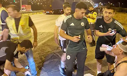 Erciyes 38 FK, trafik kazasını gördü anında müdahale etti!
