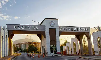 Erciyes Üniversitesi'nde otoparklar artık elektrik üretecek
