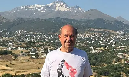 Ersin Tatar'dan Kayseri'ye Erciyes manzaralı veda paylaşımı