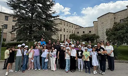 Ersoy, Kayserili öğrencileri Gazi Meclis'te ağırladı