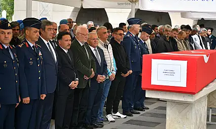 Gaziler Günü'nde defnedilen Kıbrıs Gazisinin cenazesine bakın kimler katıldı?