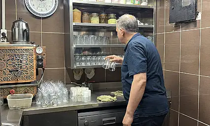 Her sabah 04.30'da başlıyor: Küçük dükkânda büyük emek