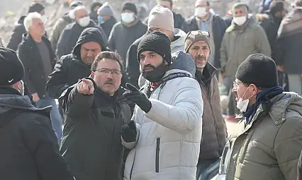Herkes Kayseri Valisi'nin bu halini konuşuyor! 'Kılık kıyafet saç baş dağılmış'