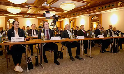 Hızar: Gurbete ezilmeye değil, iz bırakmaya geldik