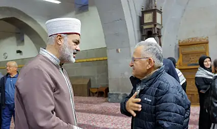 Hunat Camii'nde sabah buluşması: Mehmet Emin Ay namaz kıldırdı
