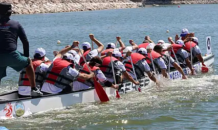 İncesu Marina'da Dragon Boat heyecanı: 45 takım kıyasıya yarıştı