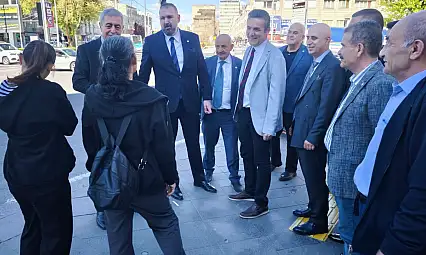 İYİ Parti heyeti Kayseri sokaklarında