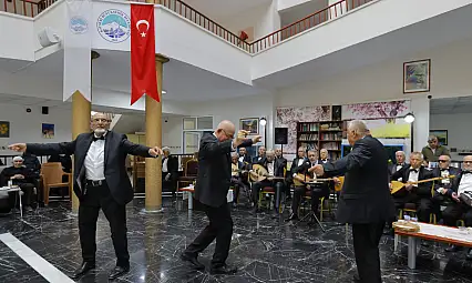 Kayseri'de 1 Ekim buluşması: Ulu çınarlar şarkılarla eğlendi